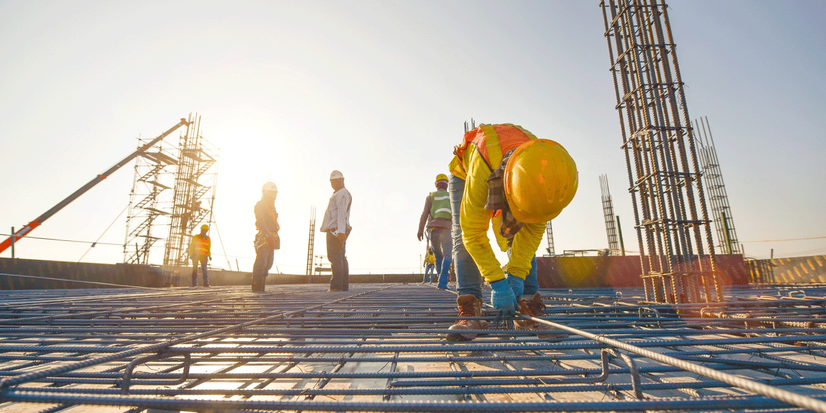 Imagem do Post: Como formar e gerenciar uma equipe de obra qualificada na construção civil?